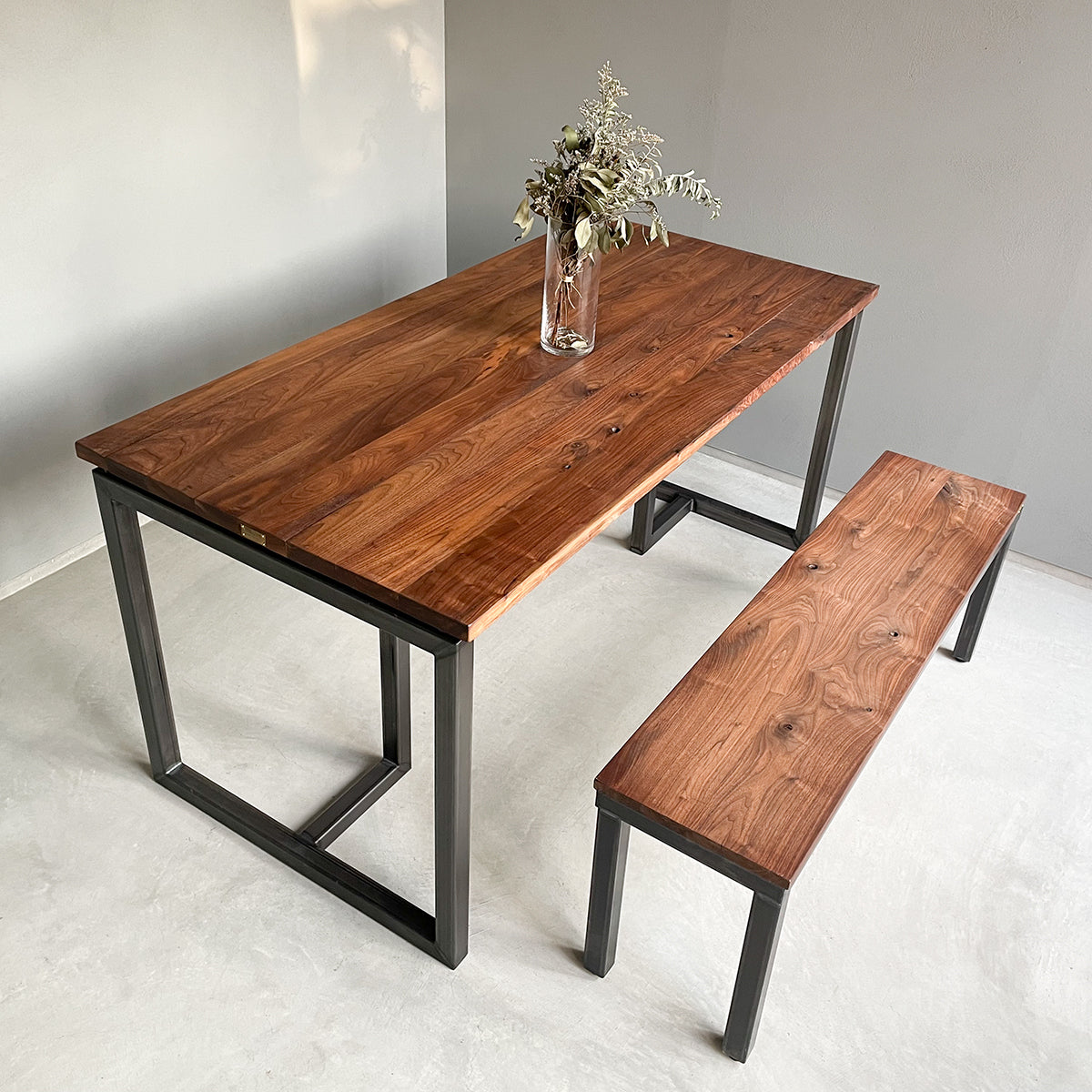 ダイニングテーブル