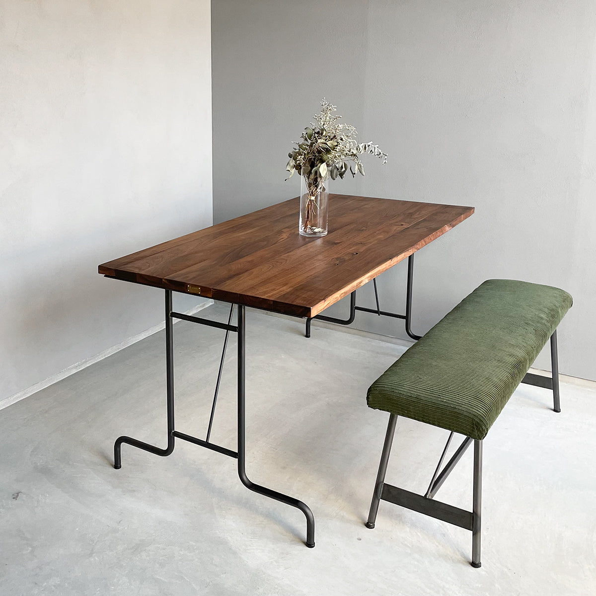 無垢材とアイアン脚のダイニングテーブル、サイズオーダー、Baum Order Furniture