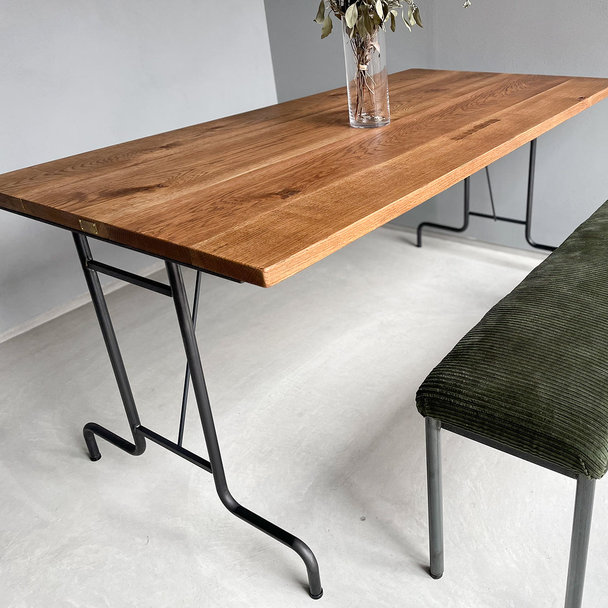 無垢材とアイアン脚のダイニングテーブル、サイズオーダー、Baum Order Furniture