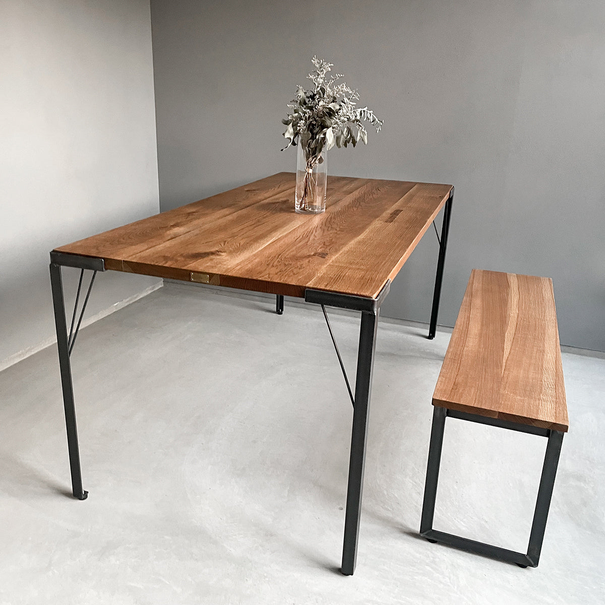 ダイニングテーブル