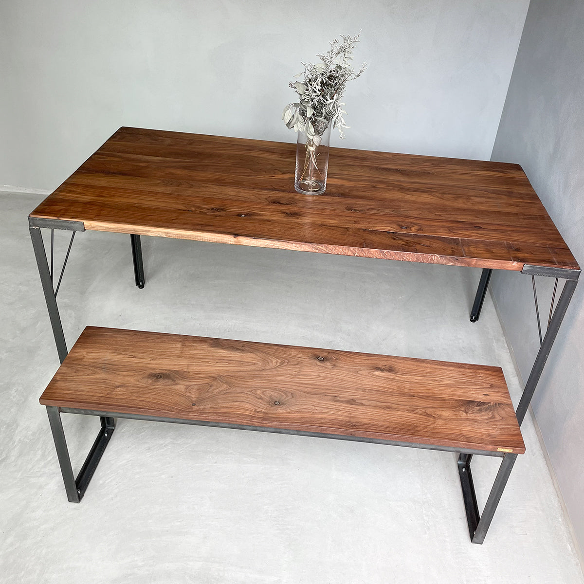 ダイニングテーブル