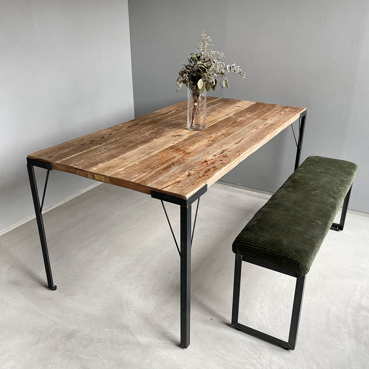 ダイニングテーブル