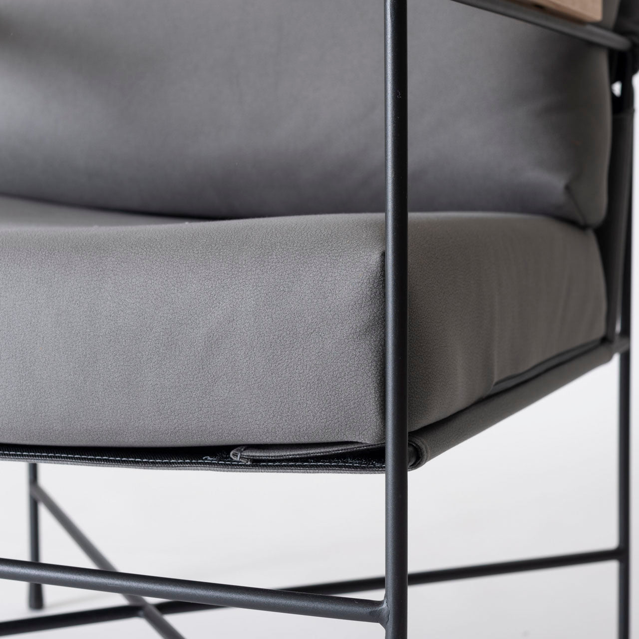 Anise Lounge Chair ラウンジチェア リビングチェア リラックス スチール アームレスト レザー ファブリック 椅子 書斎 家具