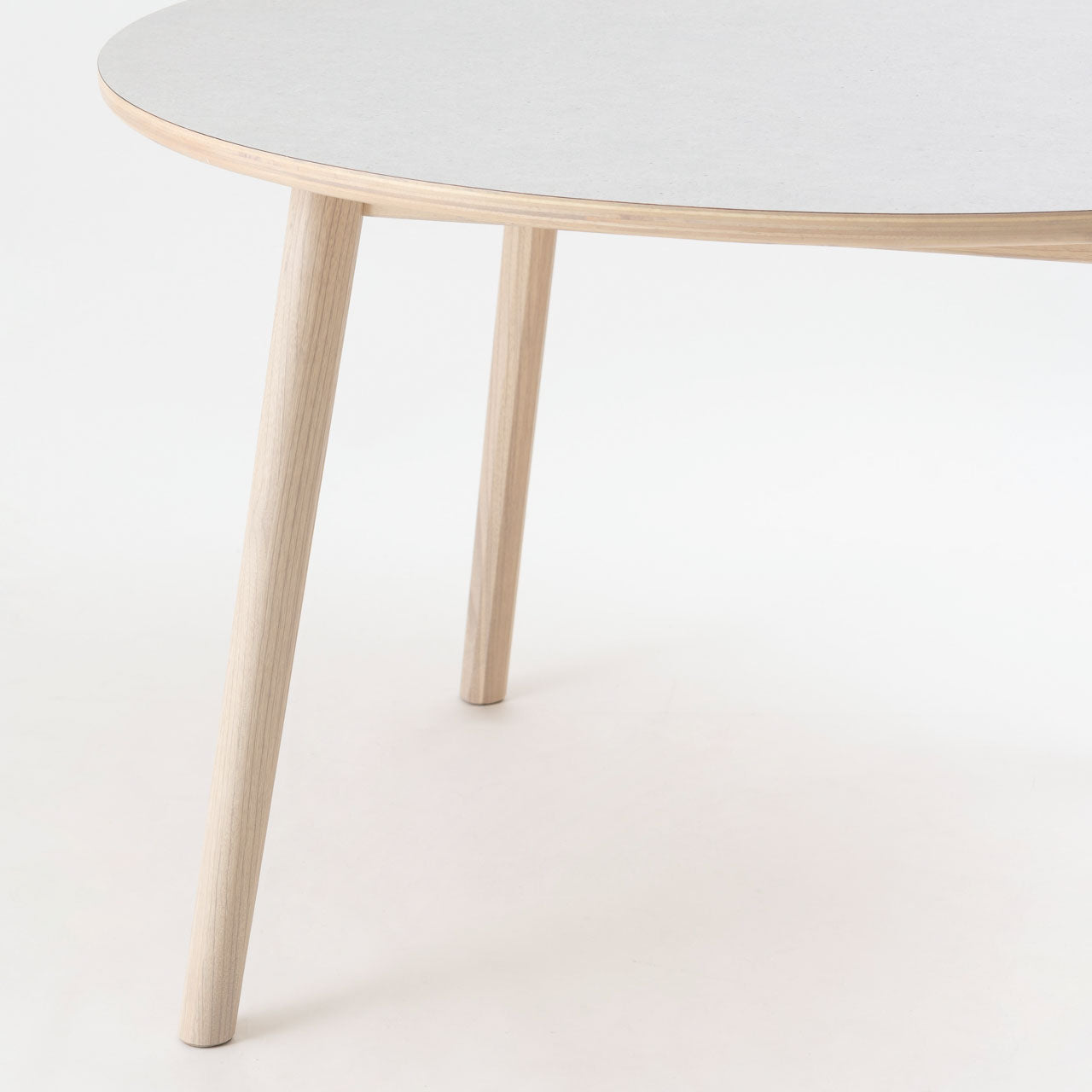 Artique Round Table ダイニングテーブル ラウンドテーブル テーブル デスク モルタル調 天然木 スンカイ材 リビング カフェ サロン 店舗 家具