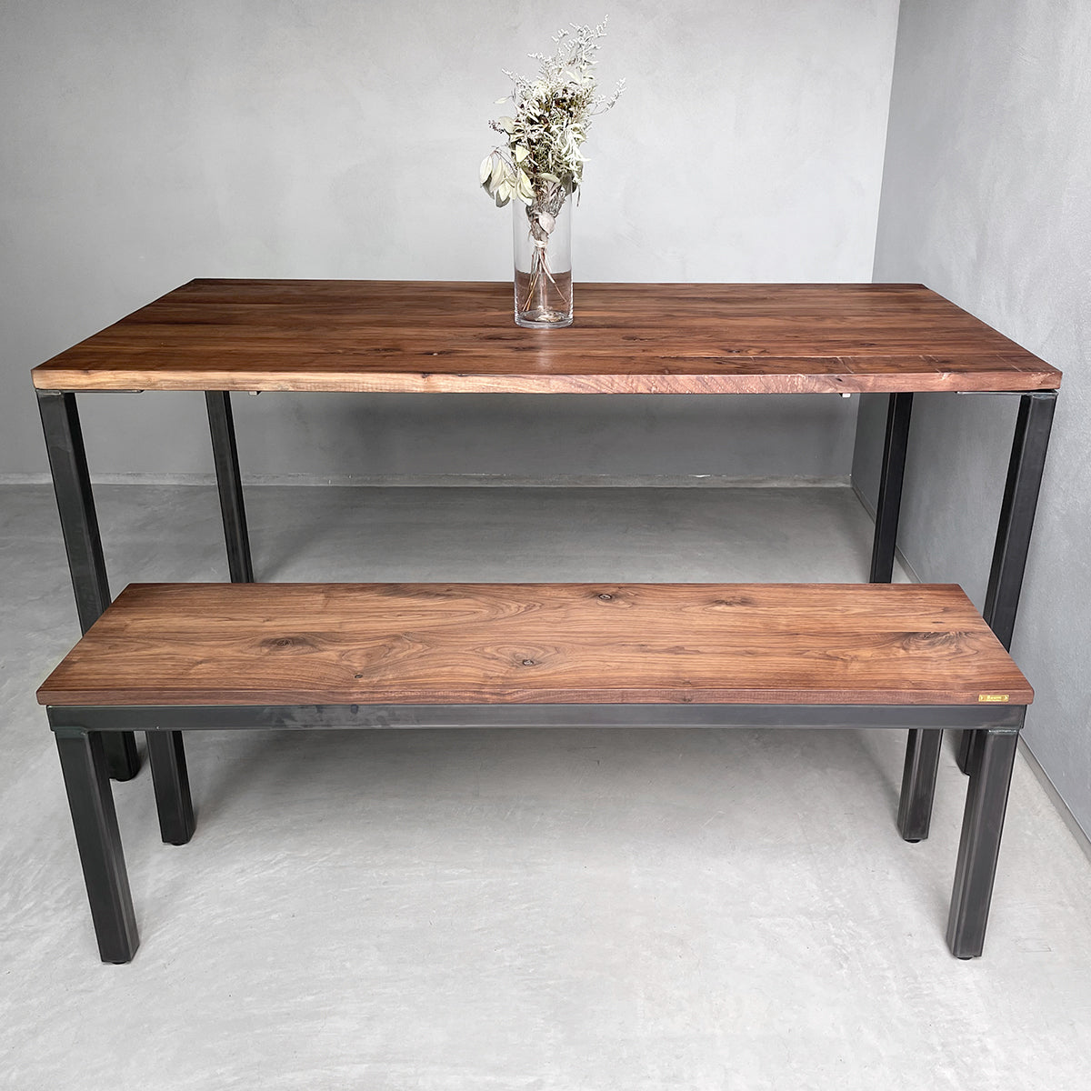 ダイニングテーブル