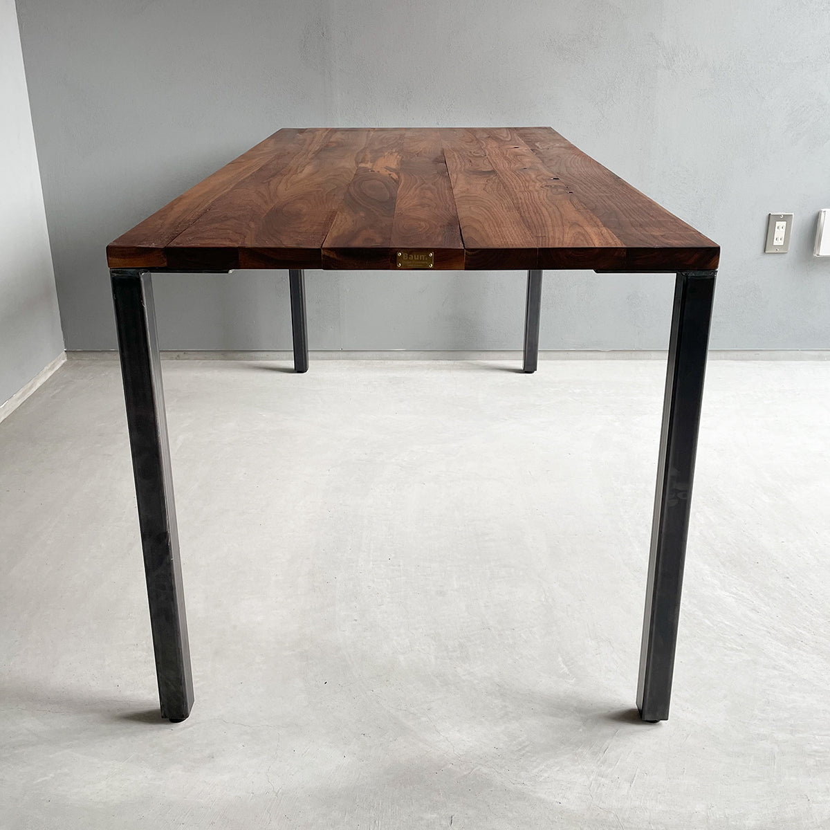 ダイニングテーブル