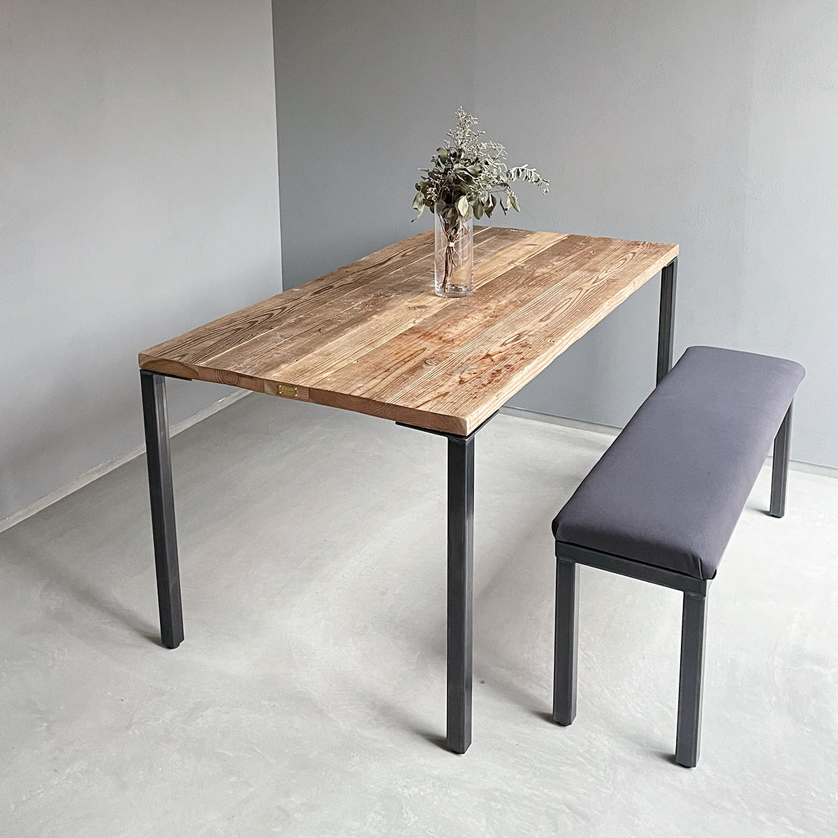 ダイニングテーブル