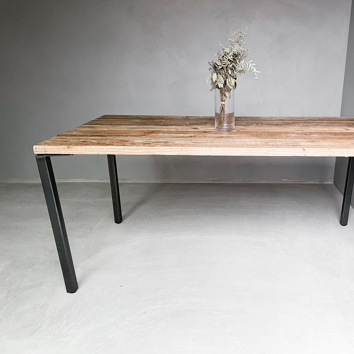 ダイニングテーブル