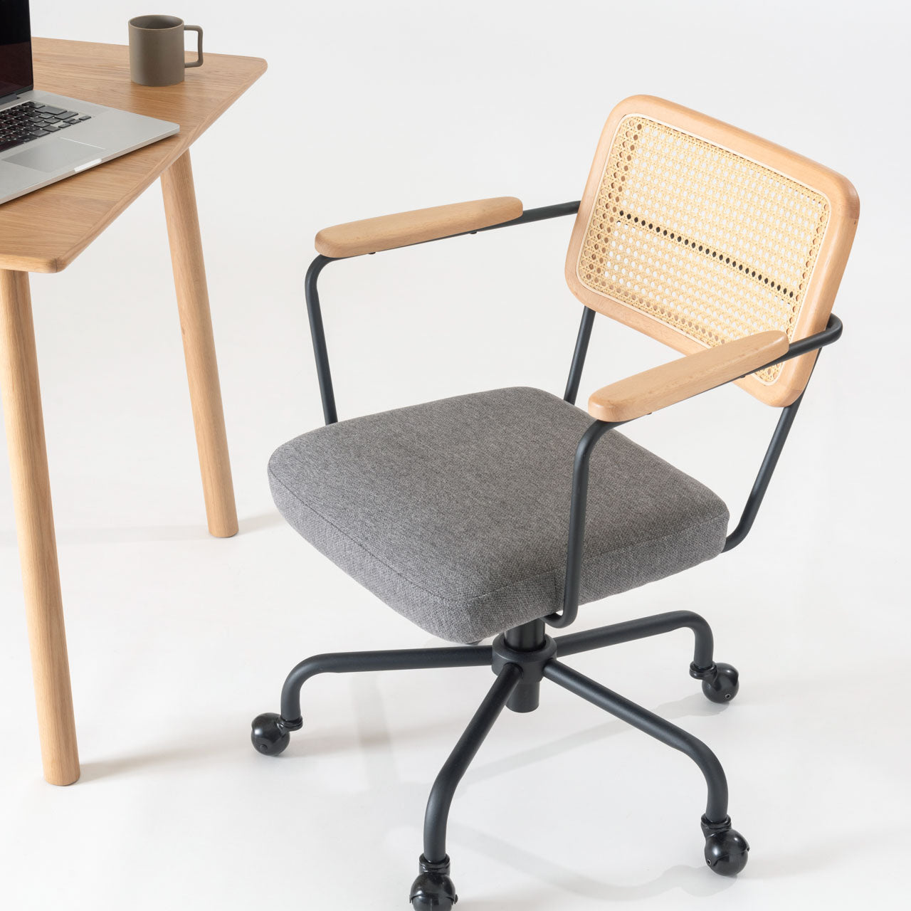 Elder Desk Chair デスクチェア アームレスト 昇降式チェア 回転 ワークチェア 椅子 キャスター ラタン 書斎 リビング リモート 家具