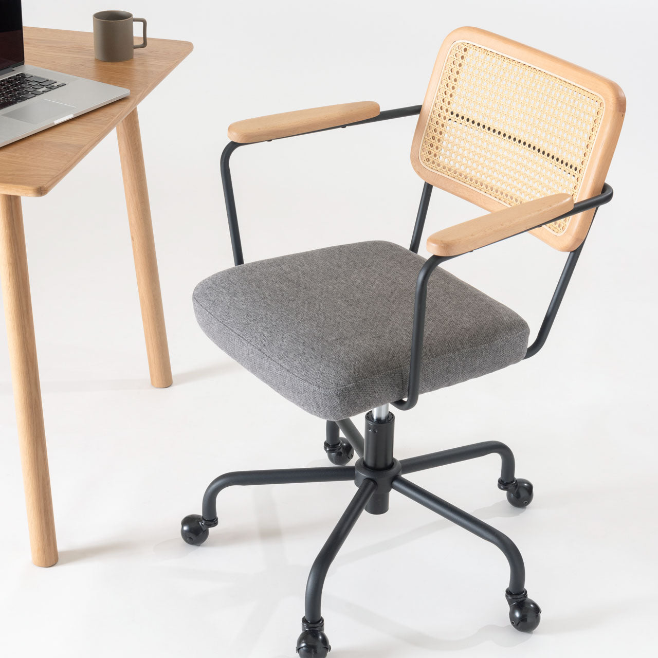 Elder Desk Chair デスクチェア アームレスト 昇降式チェア 回転 ワークチェア 椅子 キャスター ラタン 書斎 リビング リモート 家具
