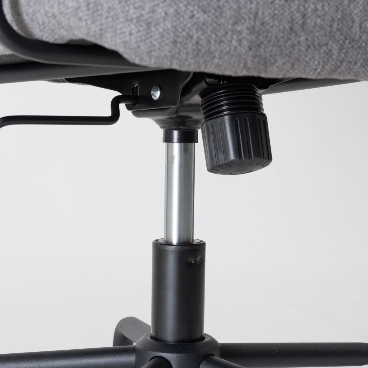 Elder Desk Chair デスクチェア アームレスト 昇降式チェア 回転 ワークチェア 椅子 キャスター ラタン 書斎 リビング リモート 家具