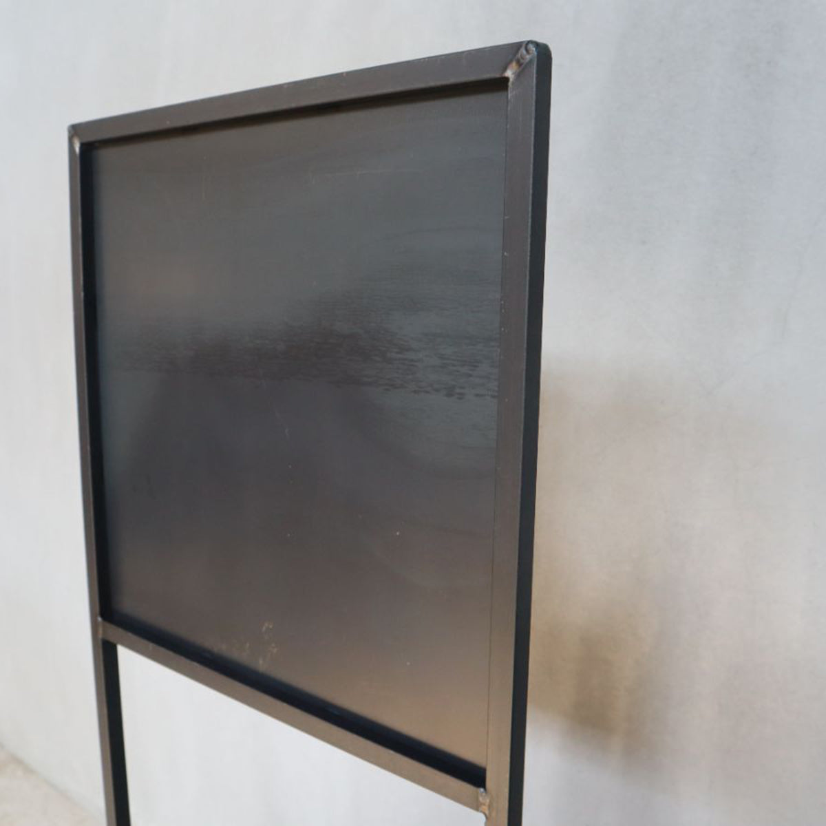 アイアンサインボード、アイアン看板