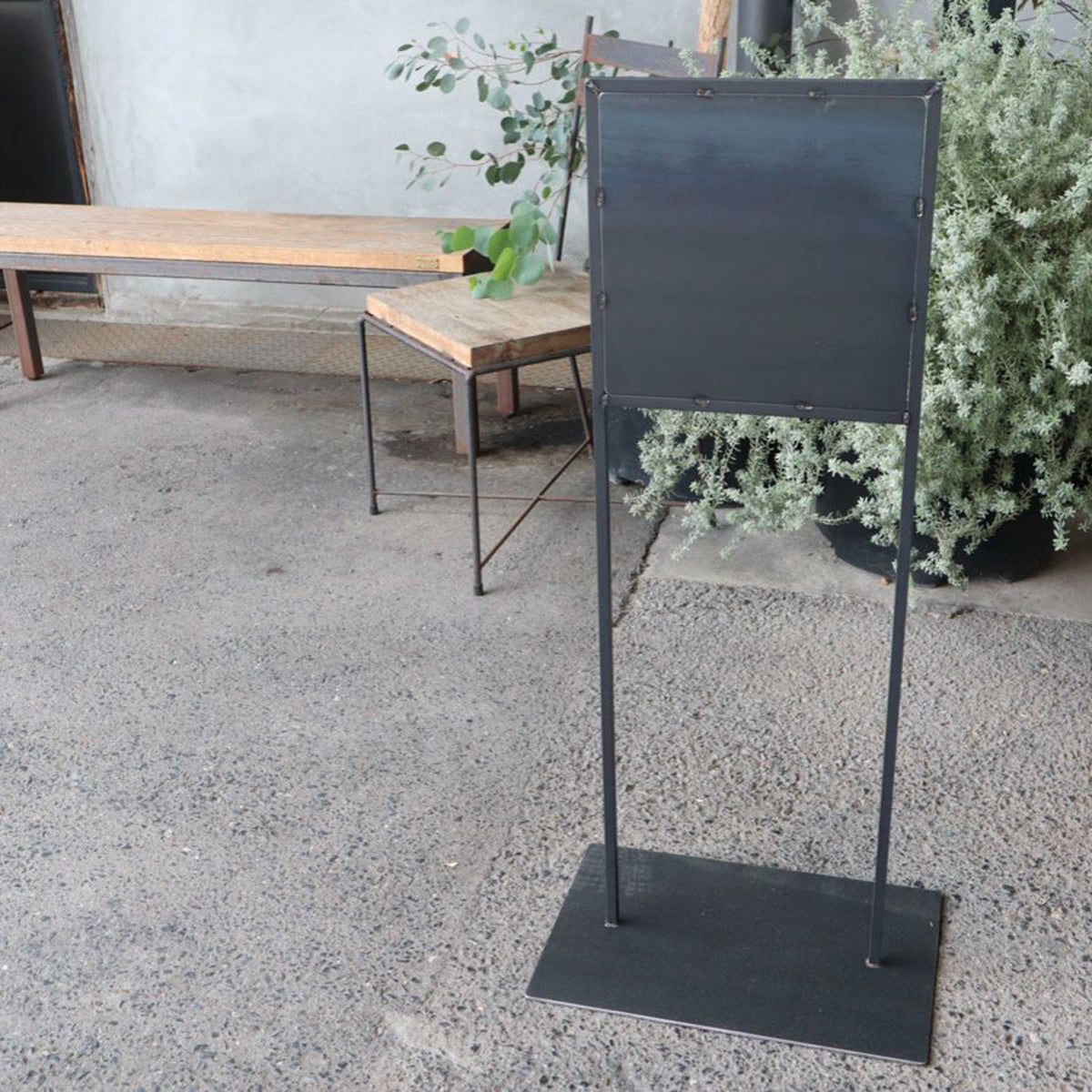 アイアンサインボード、アイアン看板