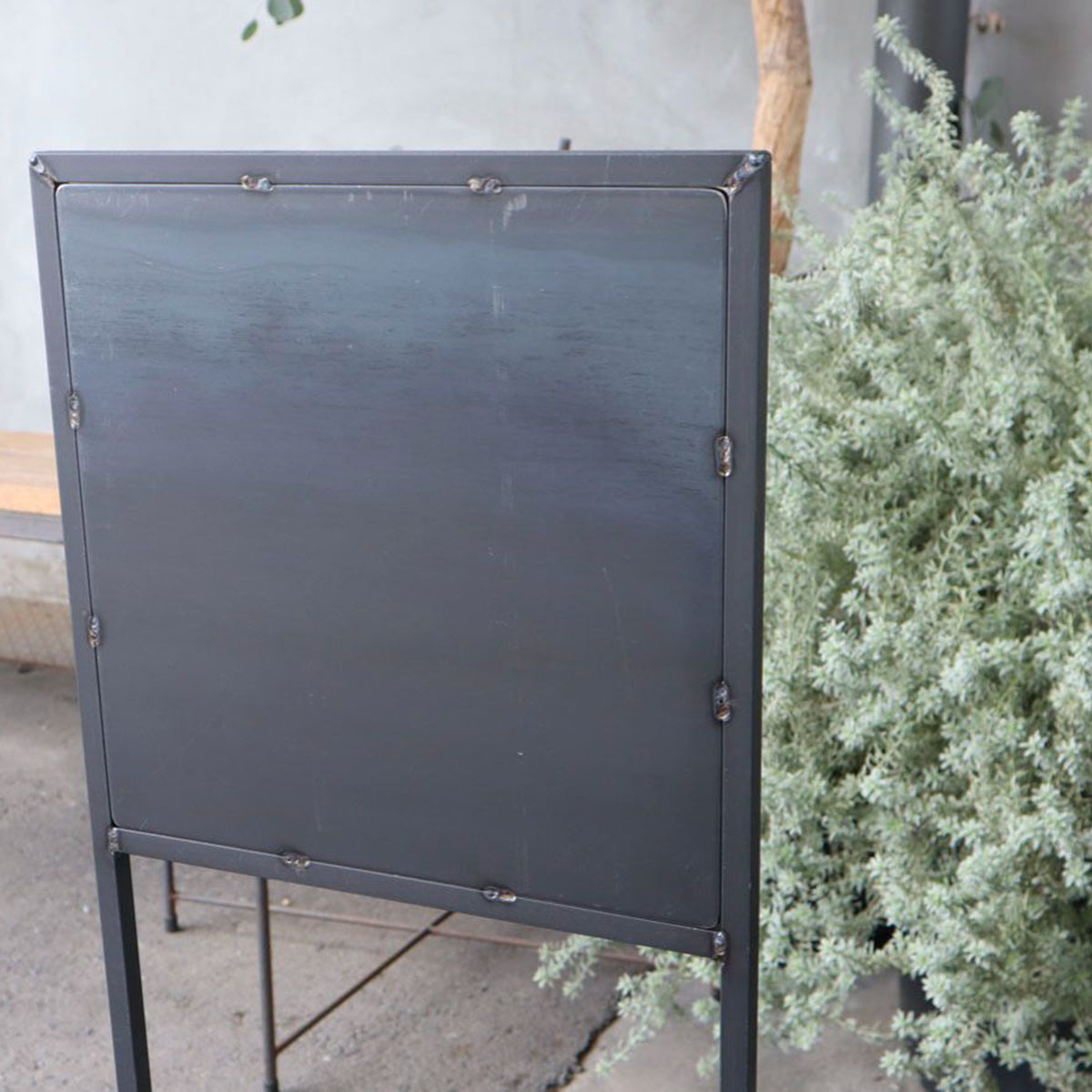 アイアンサインボード、アイアン看板