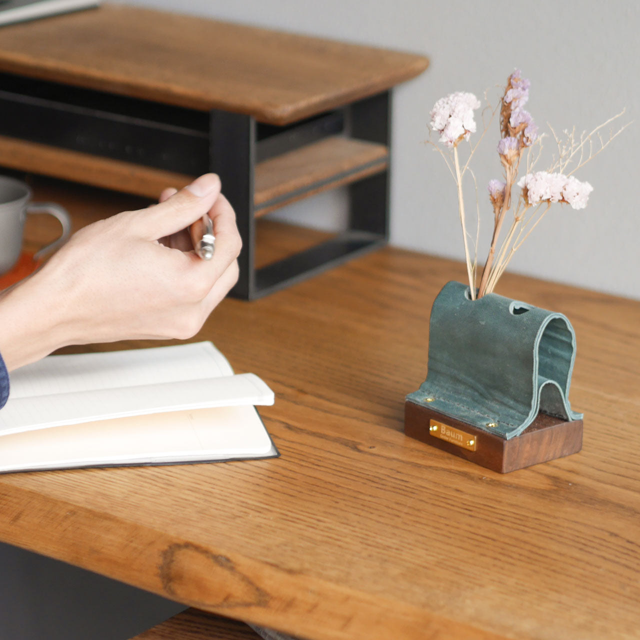 Leather Muku Pen Stand
