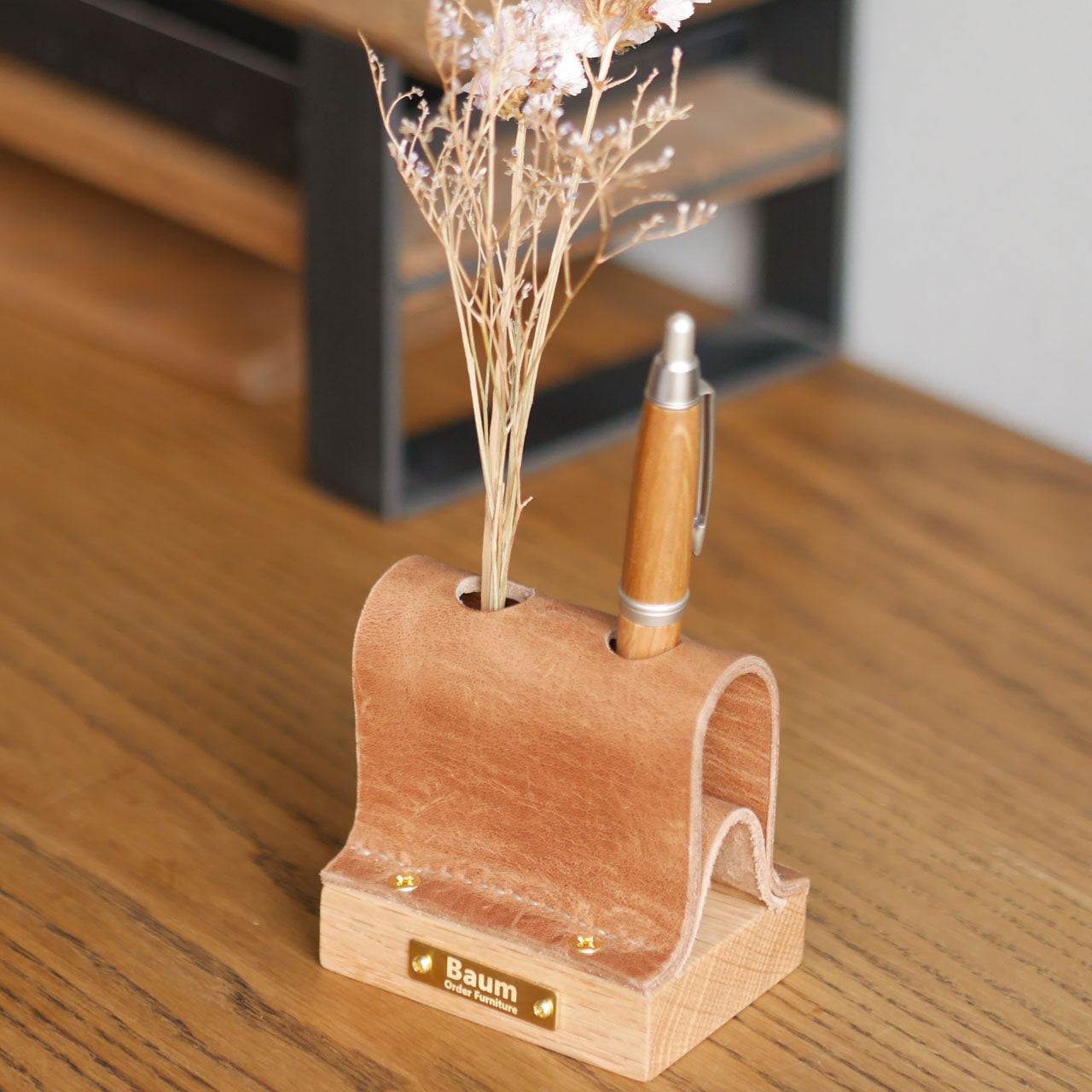 Leather Muku Pen Stand