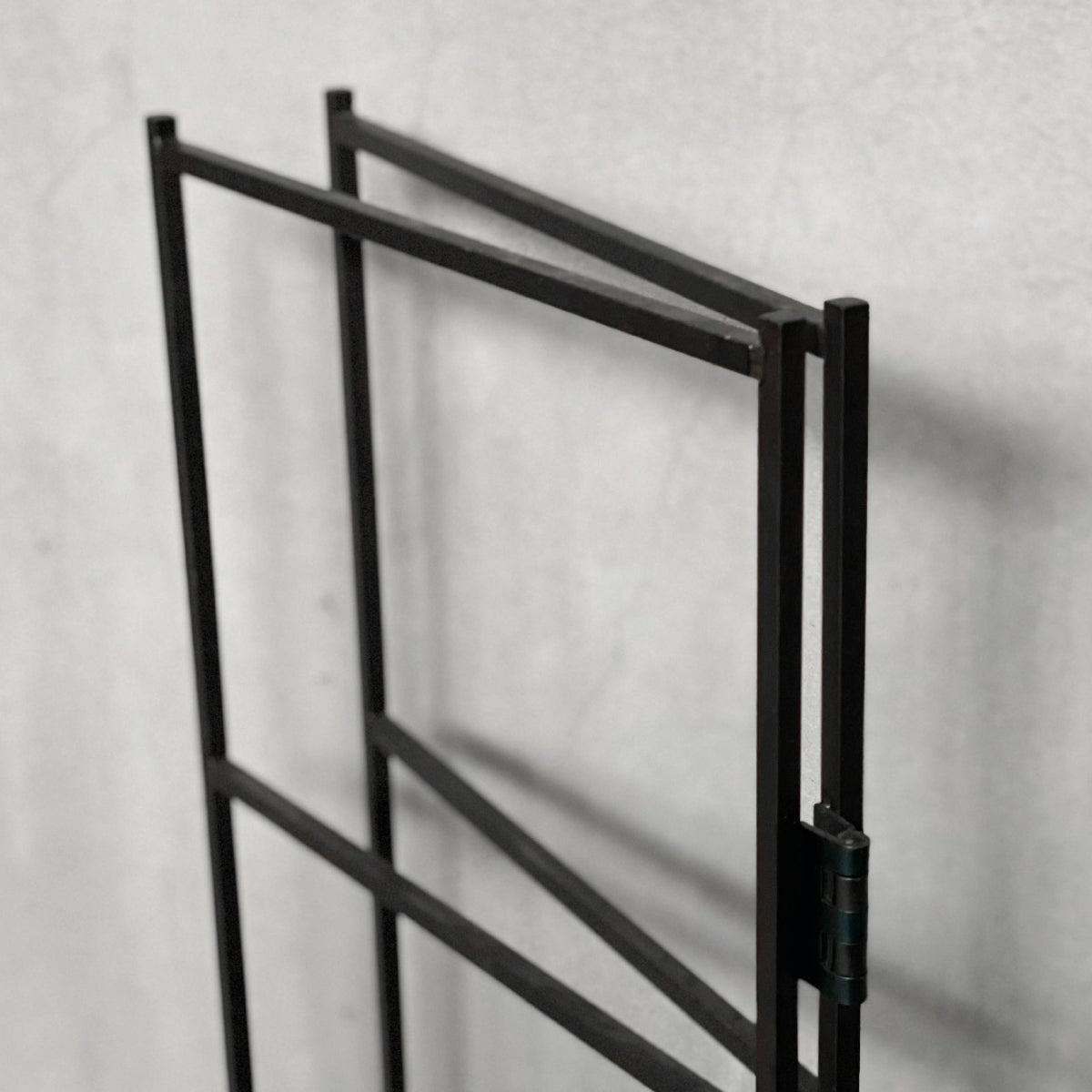 折り畳みシェルフフレーム