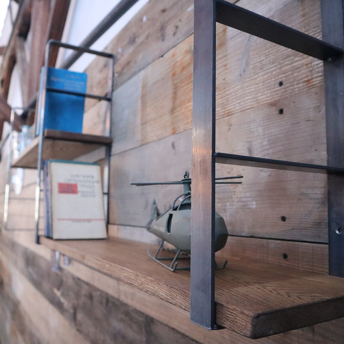 ウォールシェルフ