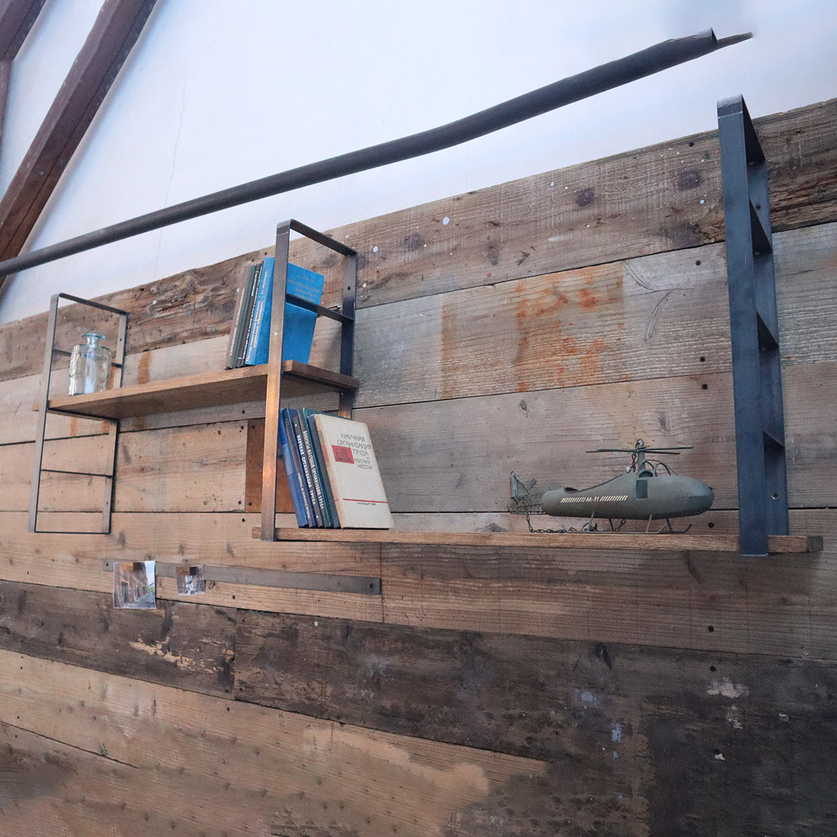 ウォールシェルフ