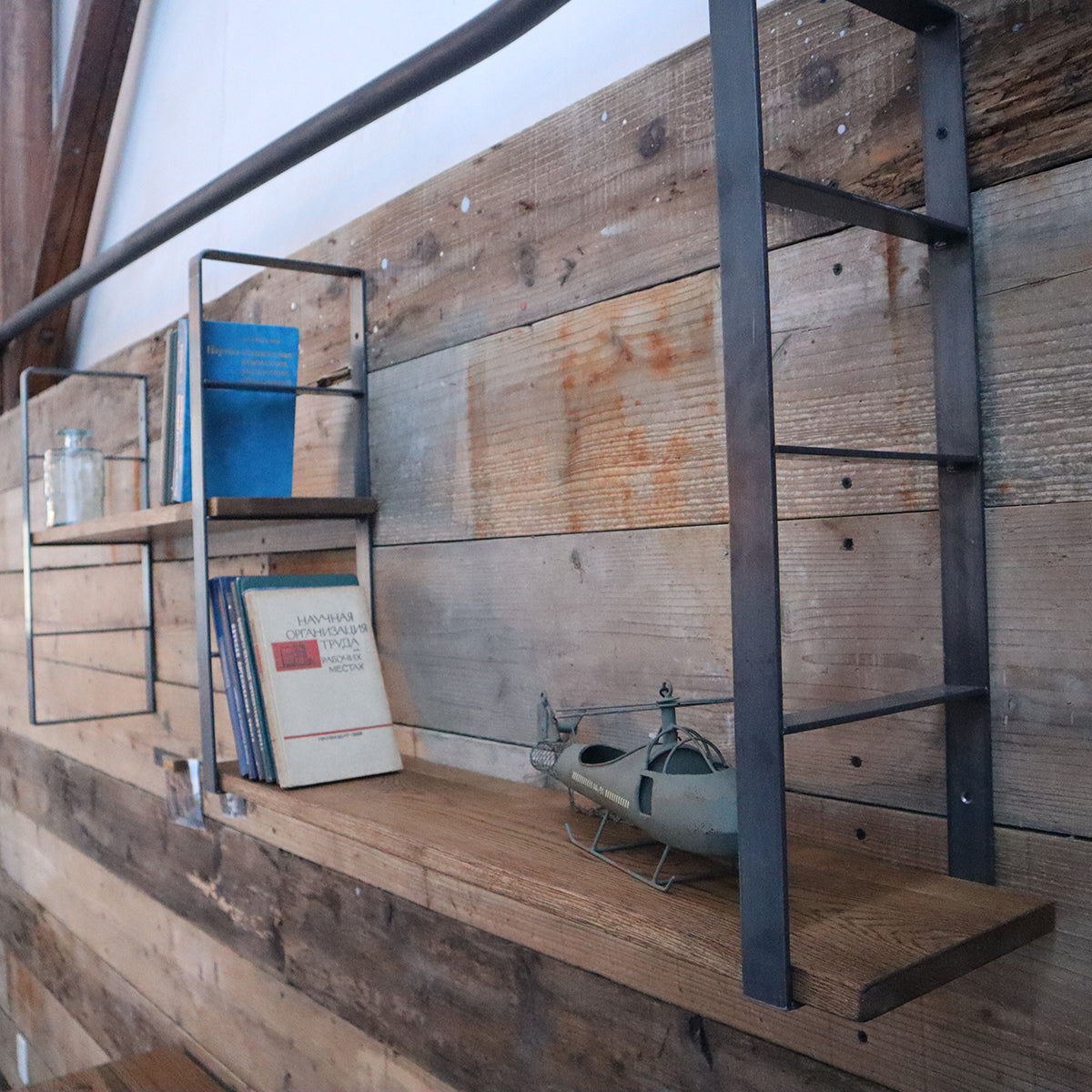 ウォールシェルフ