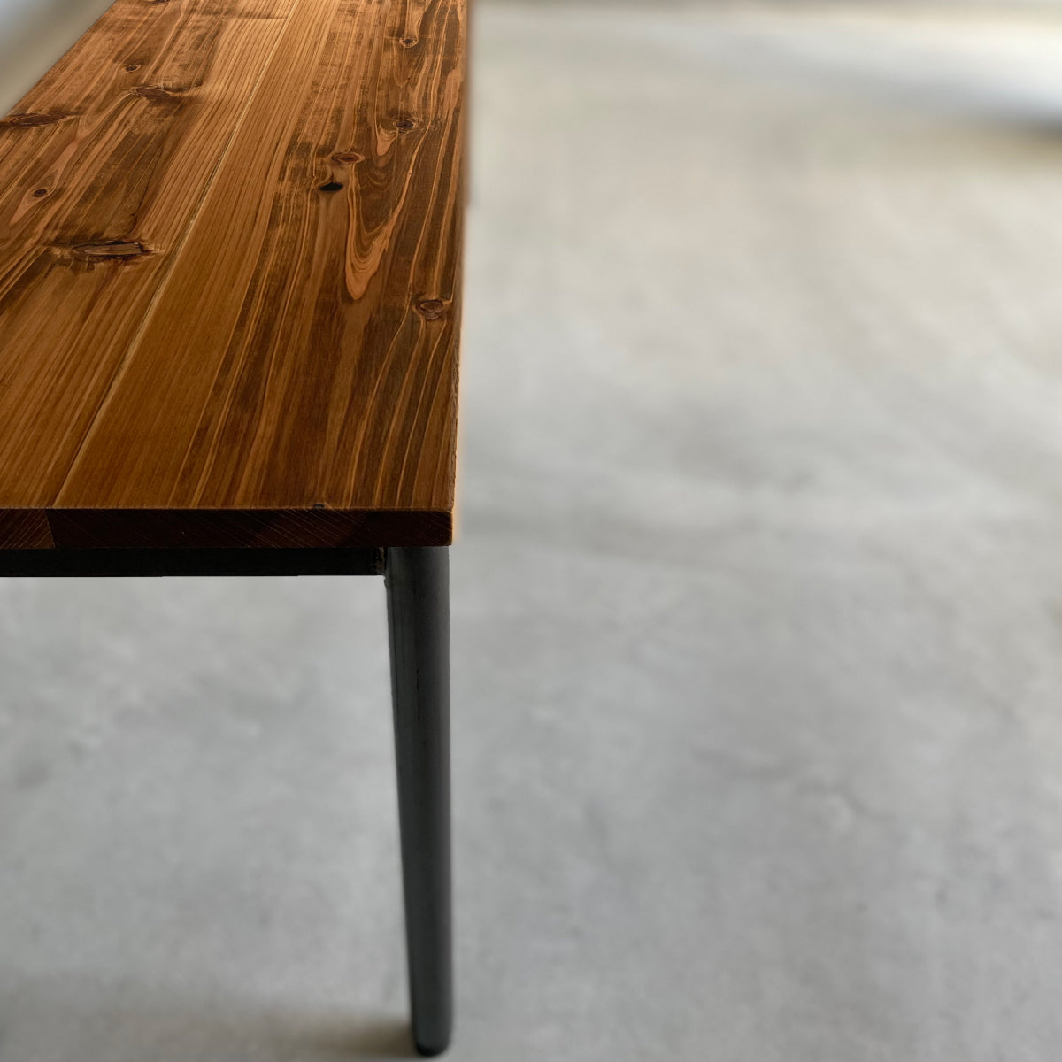 ダイニングベンチ、ベンチ、無垢材とアイアン脚のベンチ