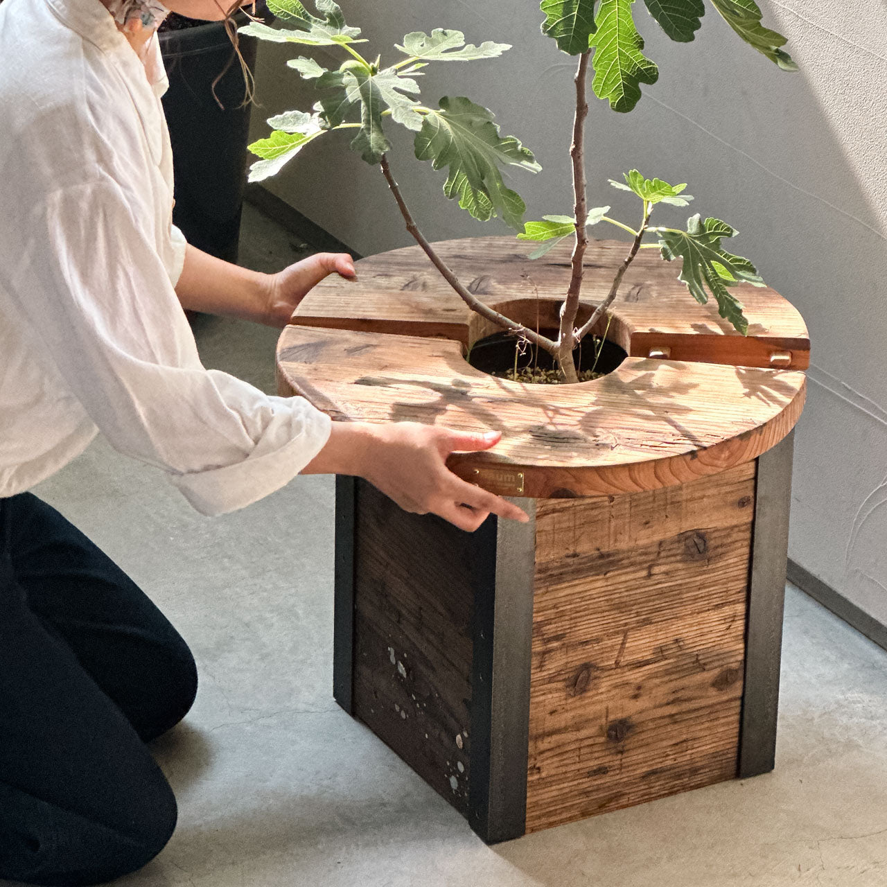 Old Planter Table