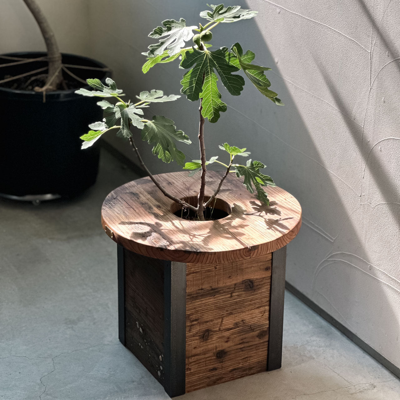 Old Planter Table