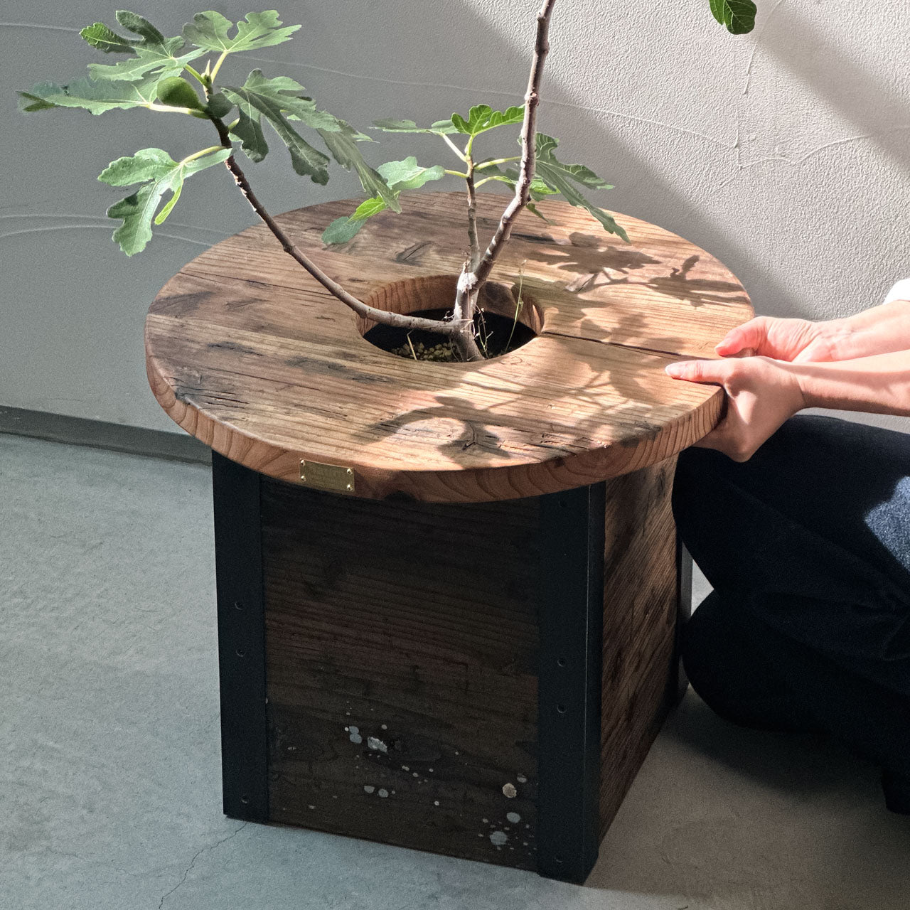 Old Planter Table