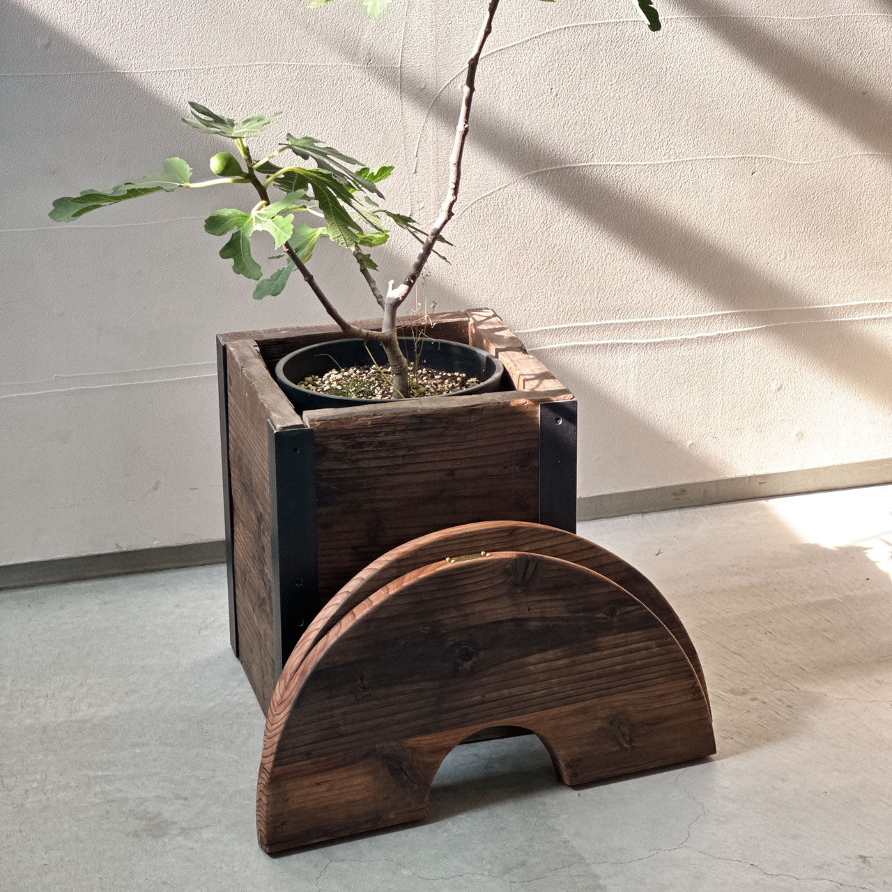 Old Planter Table