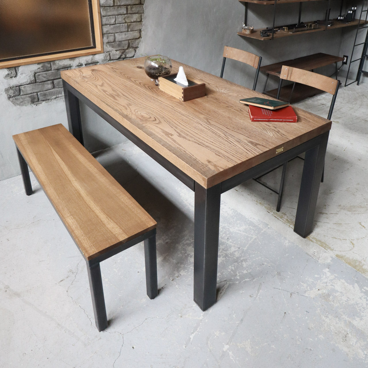 ダイニングテーブル