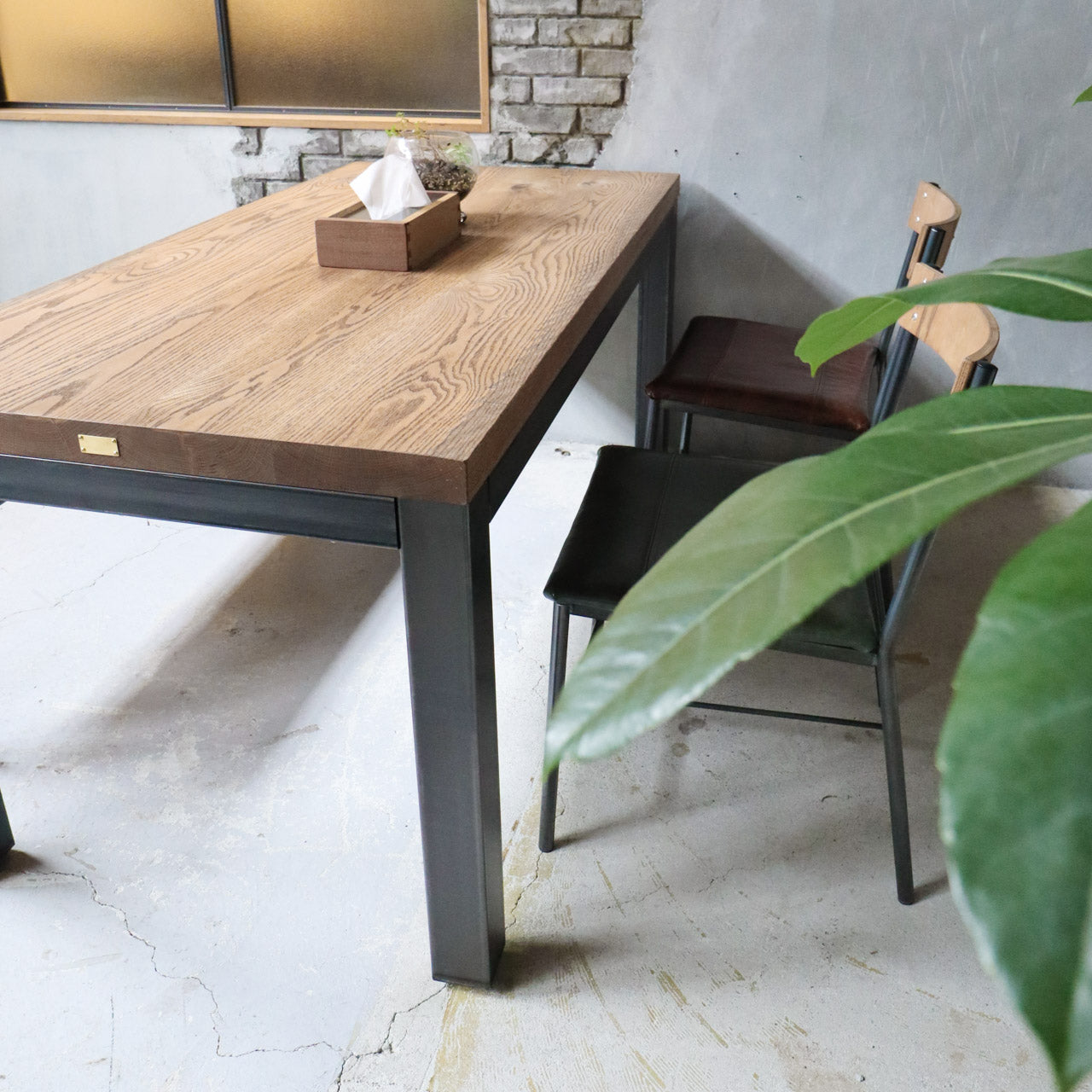 ダイニングテーブル