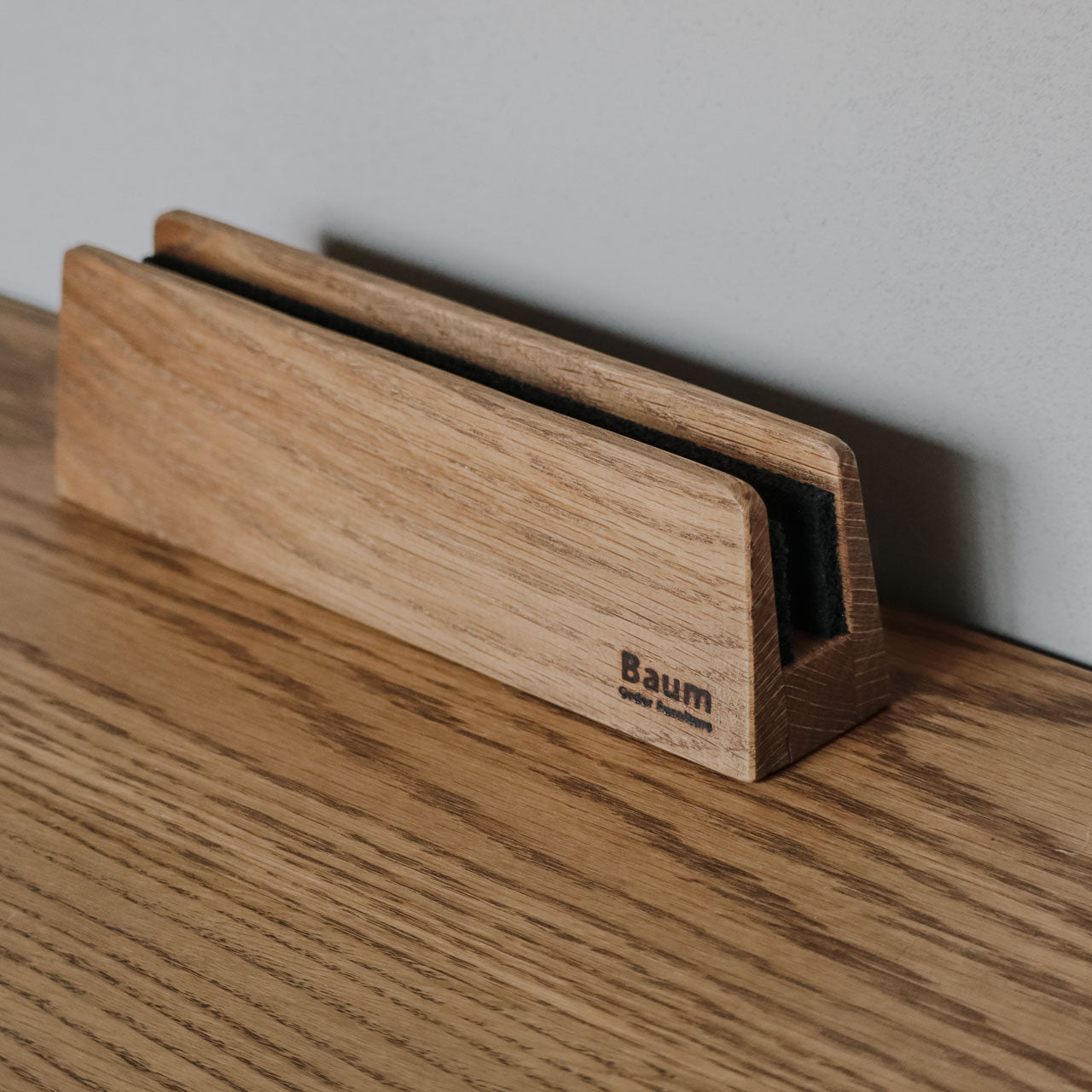 斜めから見たノートパソコンスタンド