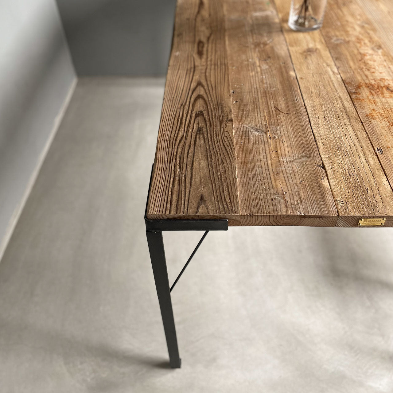 アイアンレッグ、アイアン脚