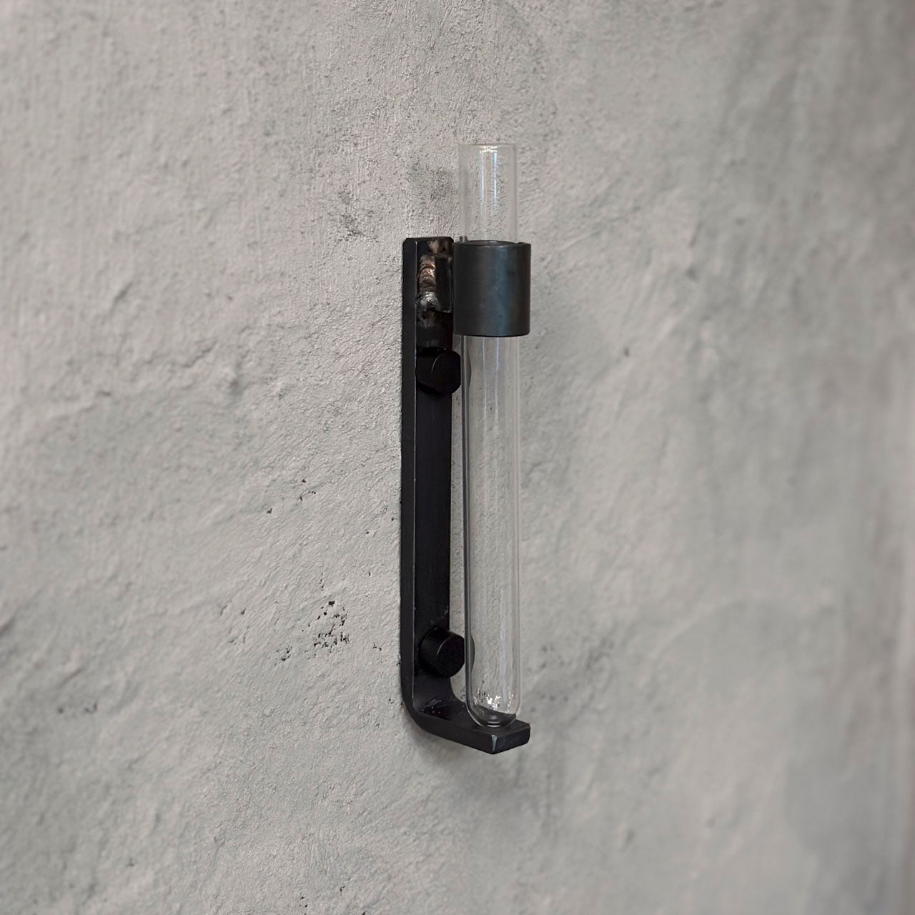 アイアンの一輪挿し