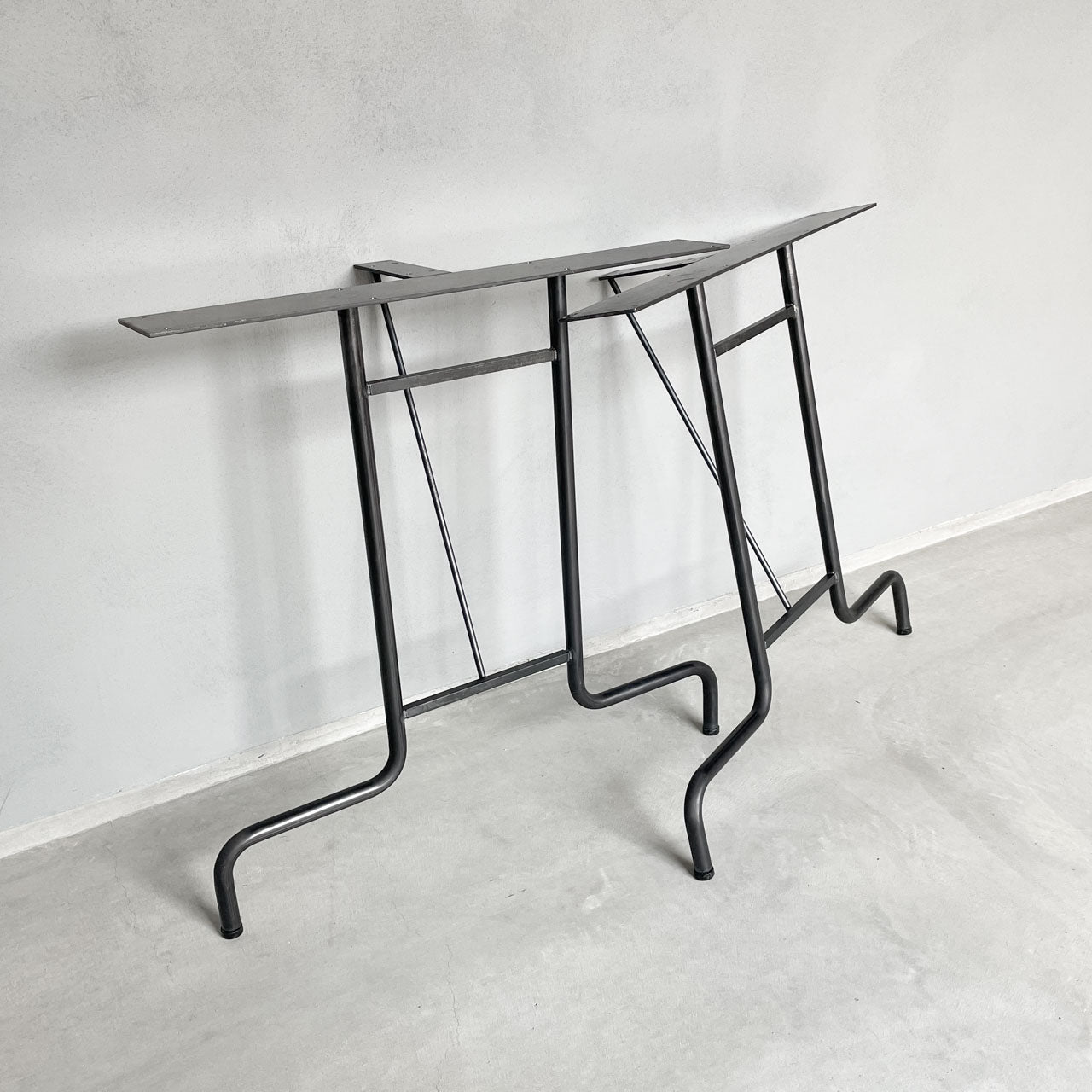 アイアンレッグ、アイアン脚