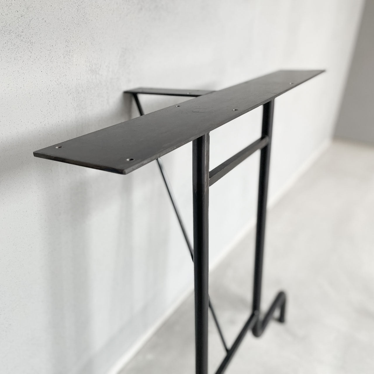 アイアンレッグ、アイアン脚