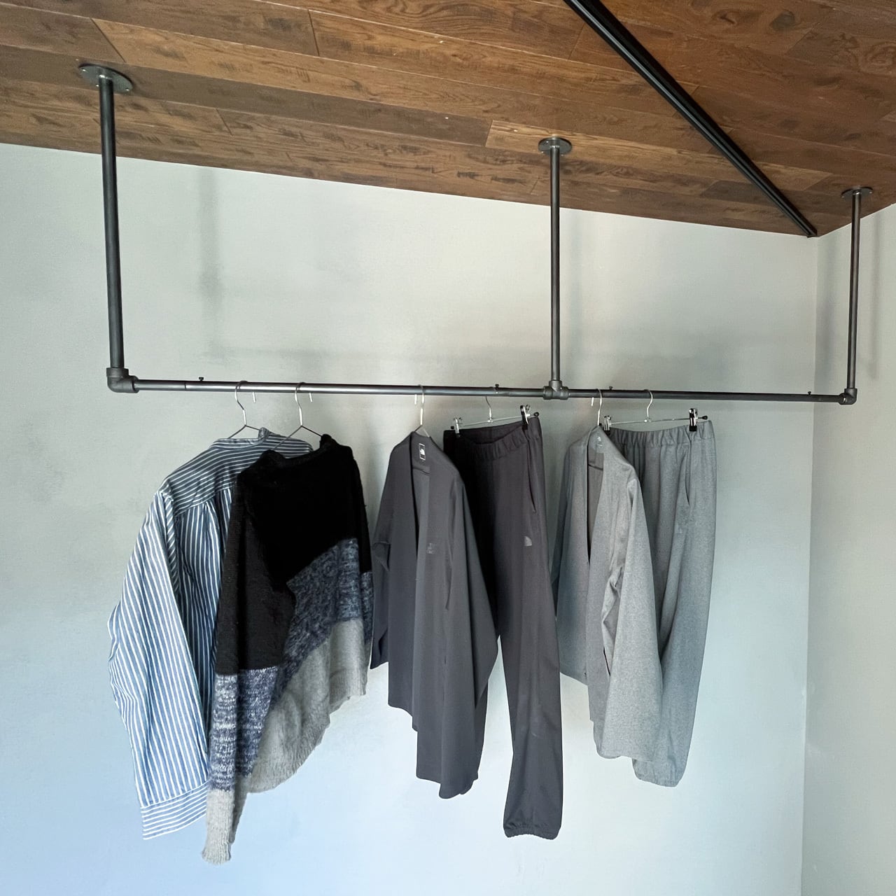 ハンガーパイプ、ハンガーバー