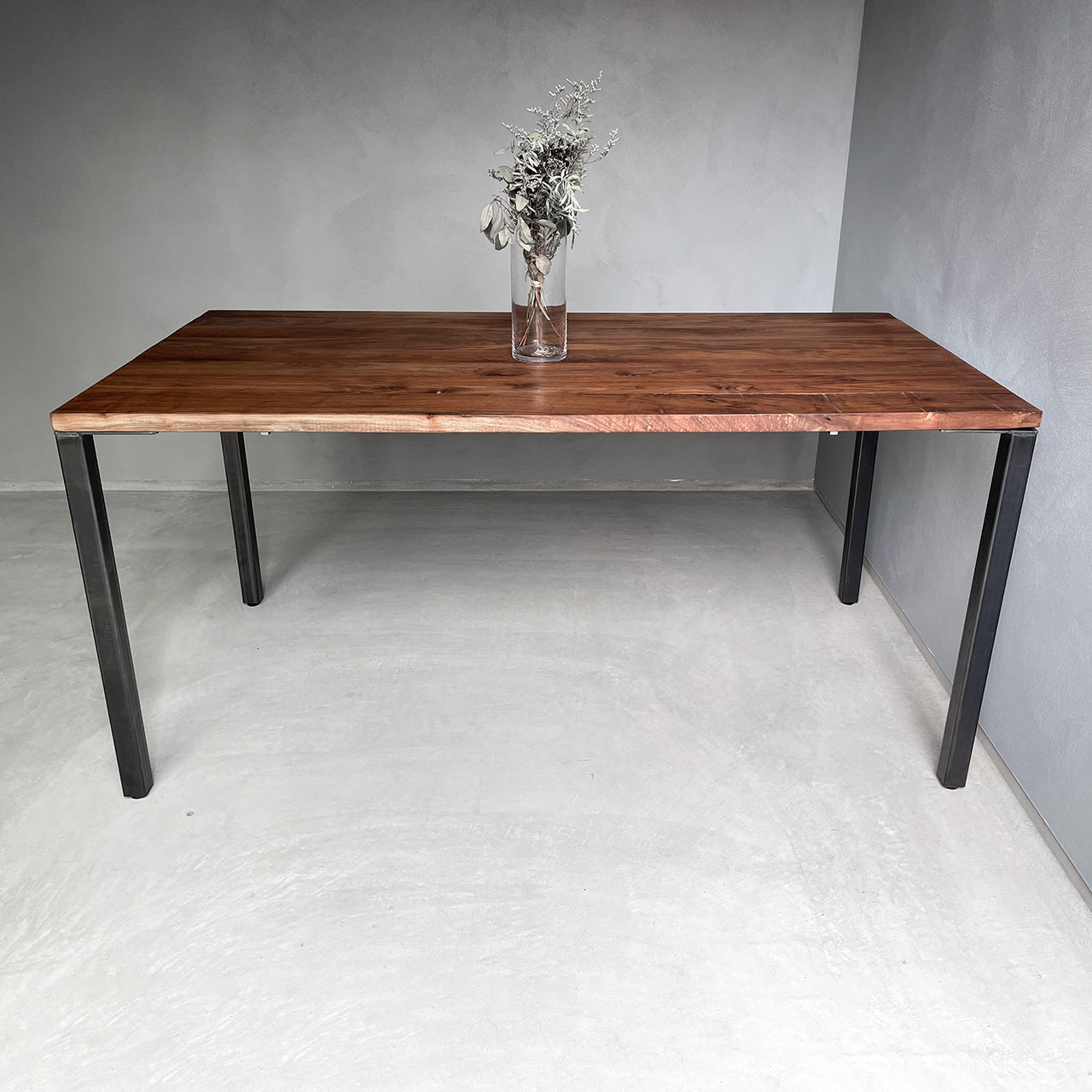 アイアンレッグ、アイアン脚