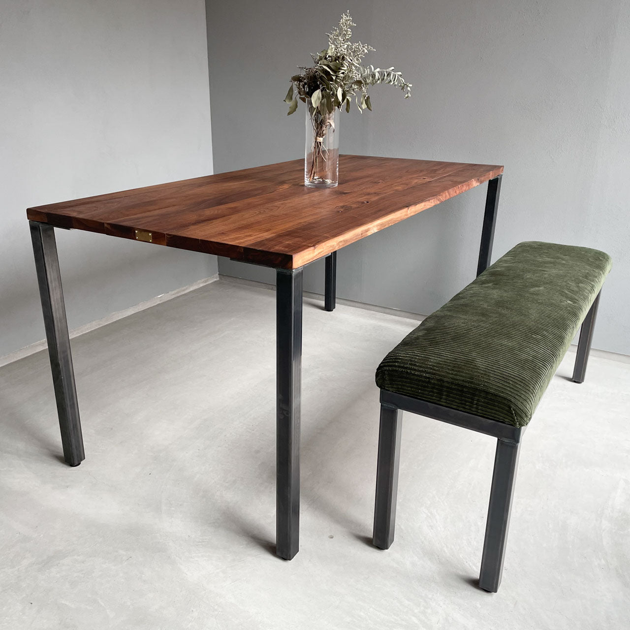 アイアンレッグ、アイアン脚