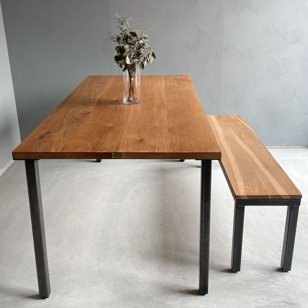 アイアンレッグ、鉄脚