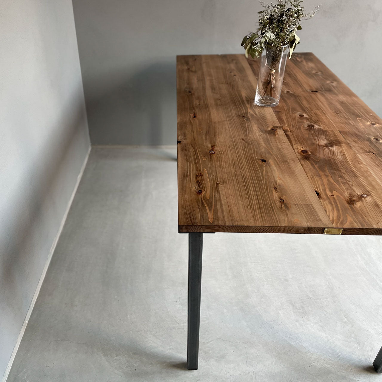 アイアンレッグ、鉄脚