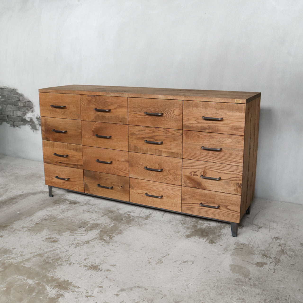 アイアンレッグ、アイアン脚