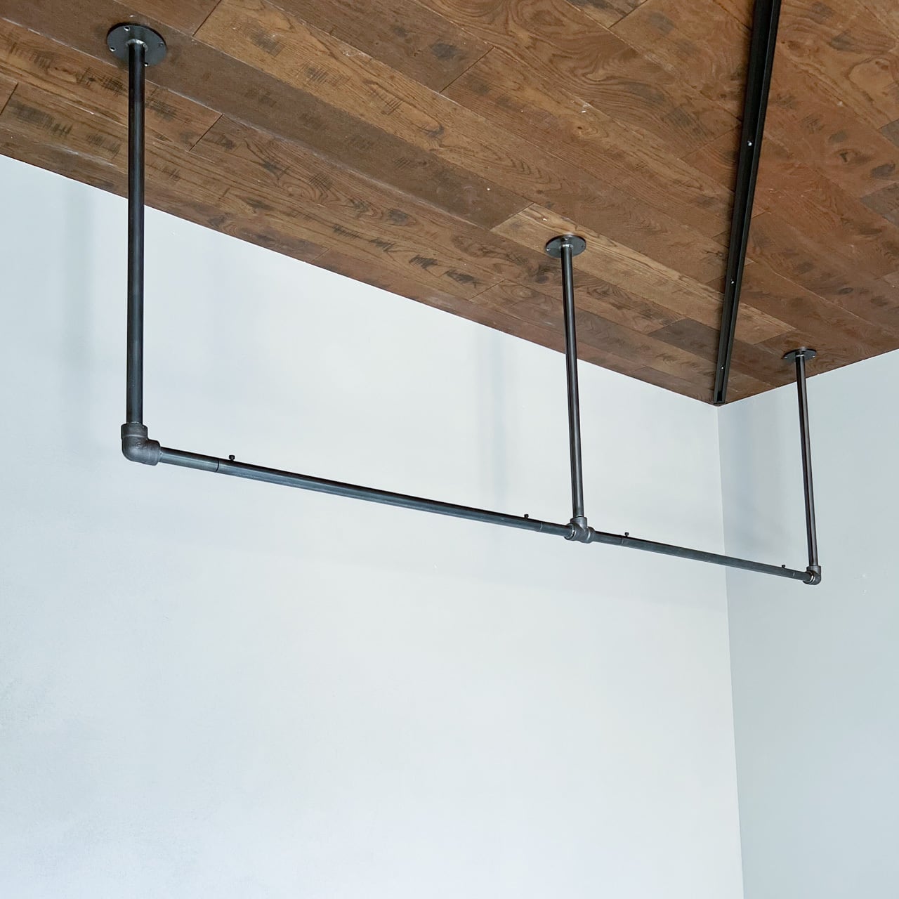 ハンガーパイプ、ハンガーバー