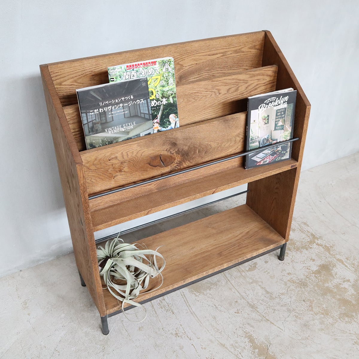 マガジンラック、シェルフ