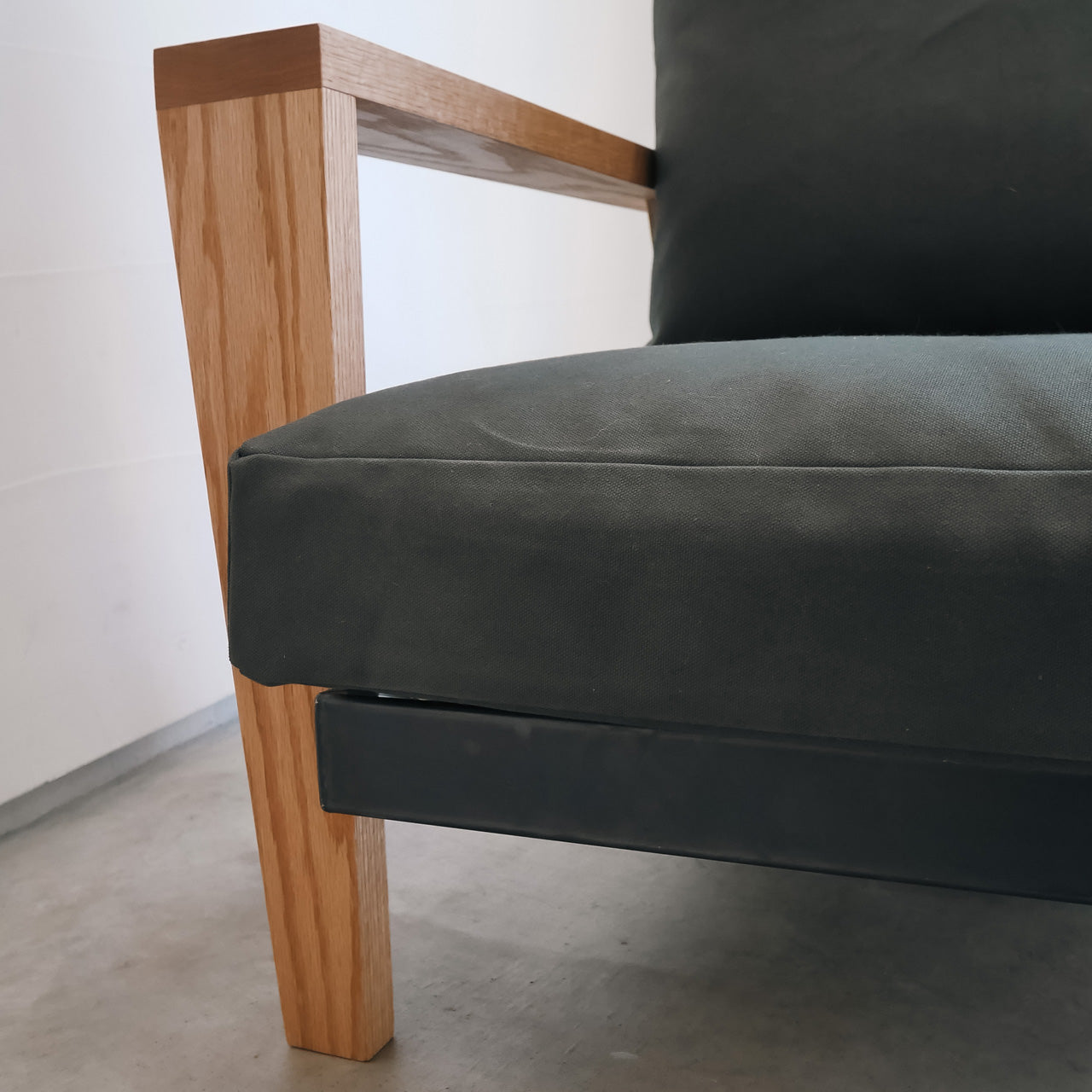 Y.T Sofa 1S
