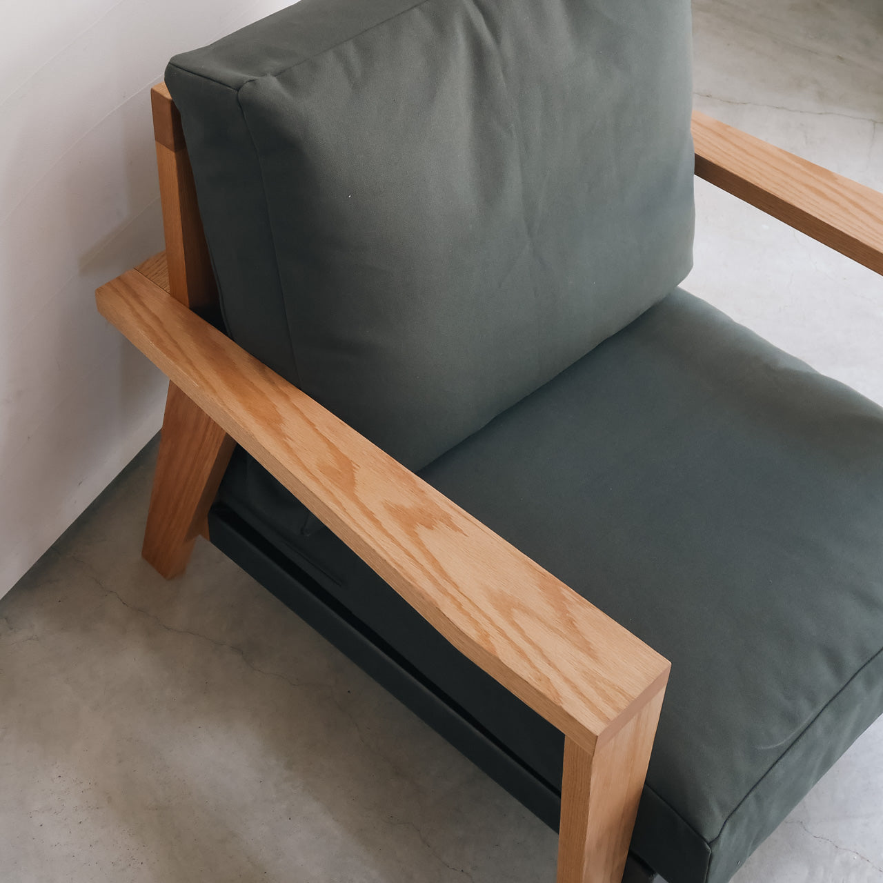Y.T Sofa 1S