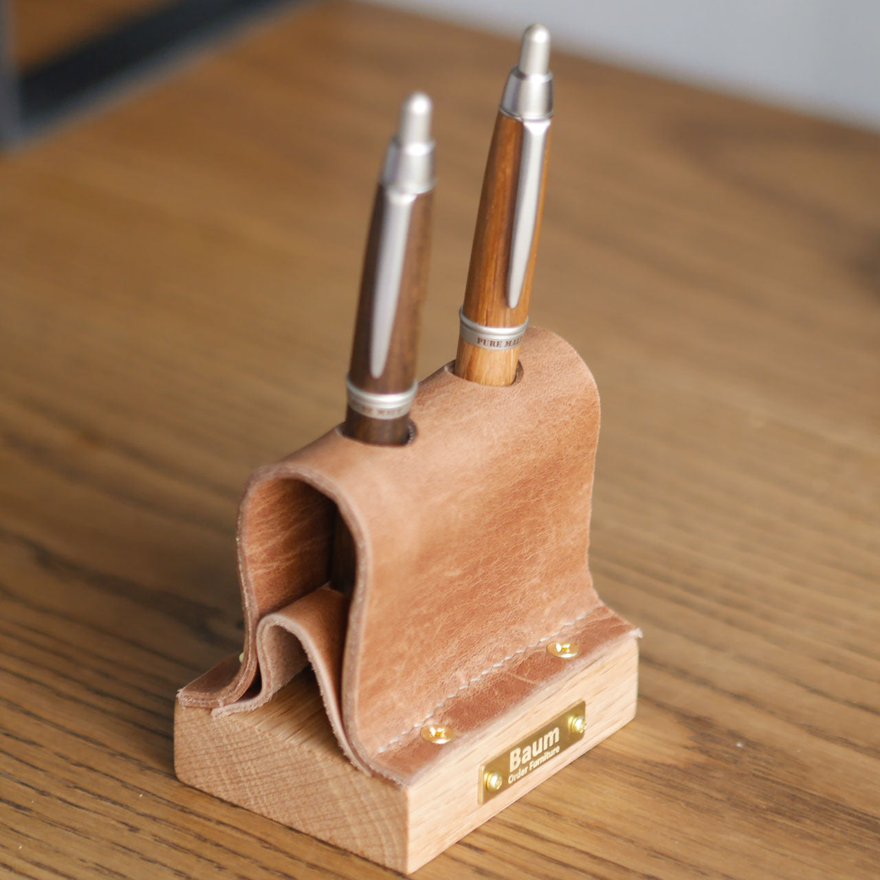 Leather Muku Pen Stand