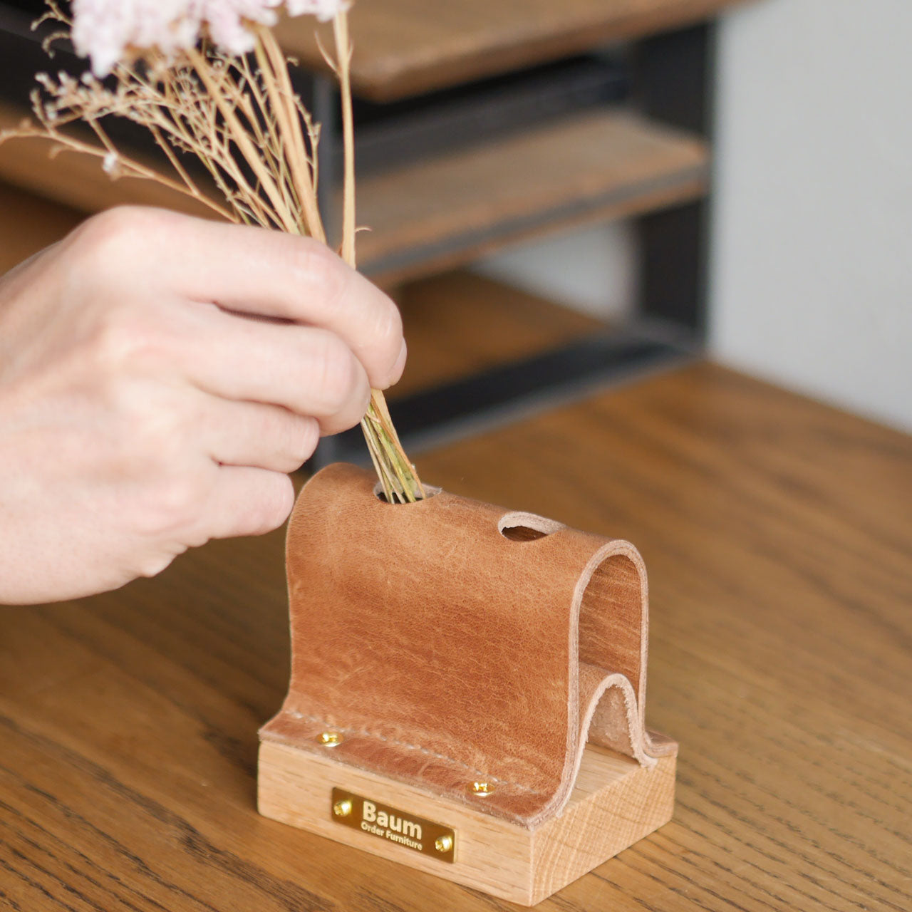レザー無垢ペンスタンド | オーダーメイドのアイアン家具を中心に