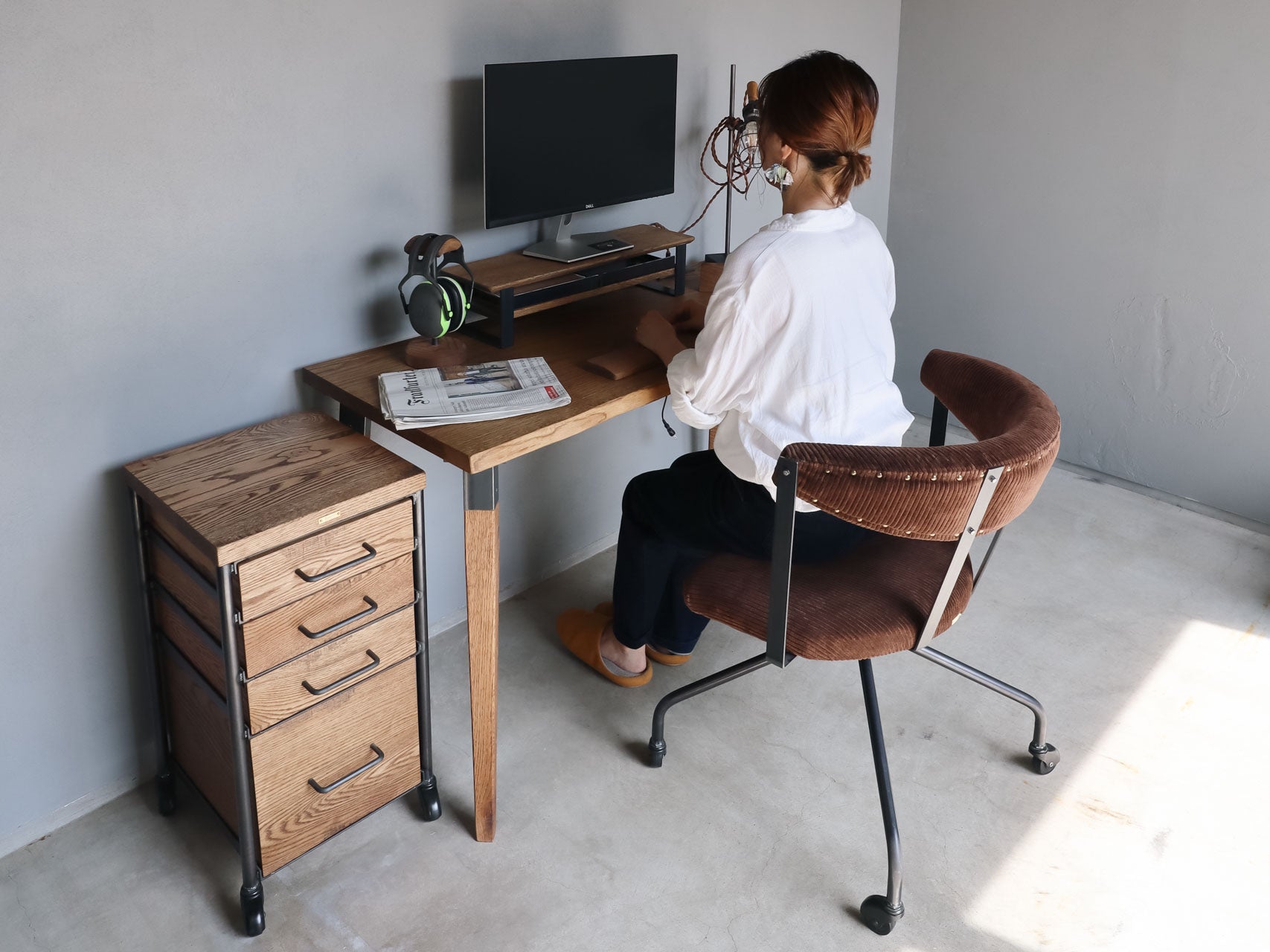 Work & Life を彩る、無骨な道具と木の温もり