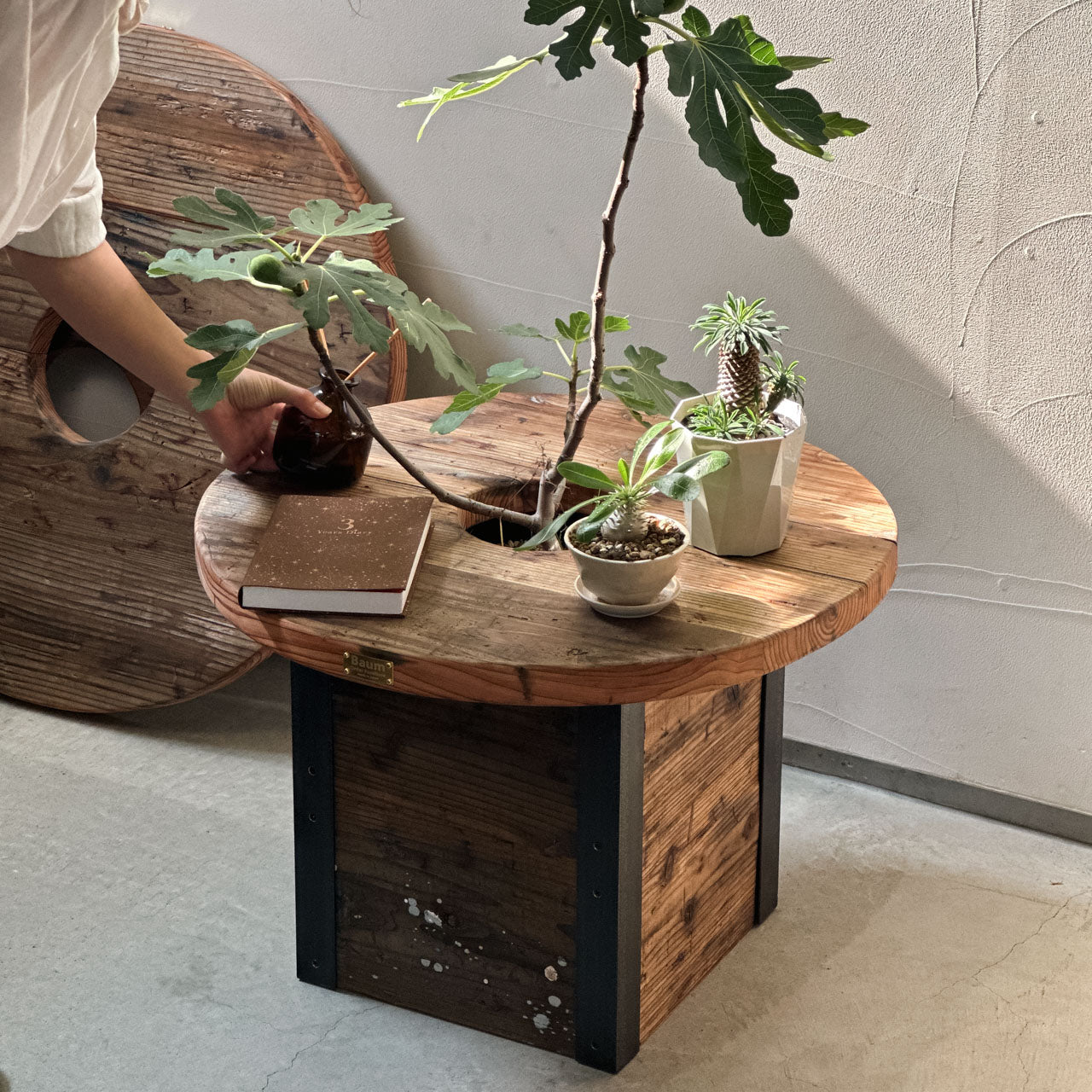 Old Planter Table
